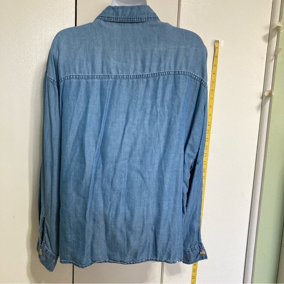 SO Chambray Denim Boyfriend Tshirt Long Sleeves Front Pockets Womens Medium - Picture 6 of 13